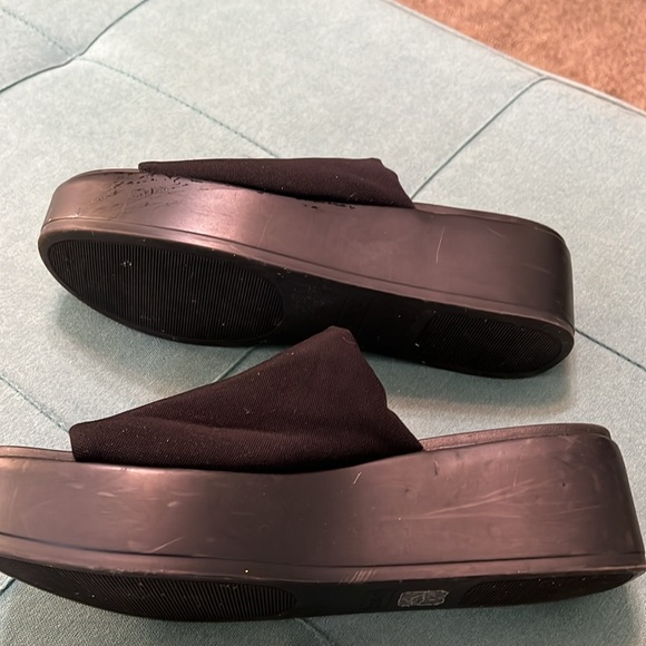 Bebe platform slides - Picture 8 of 10